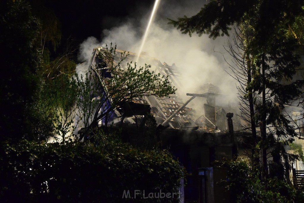 Grossfeuer Einfamilienhaus Siegburg Muehlengrabenstr P0235.JPG - Miklos Laubert